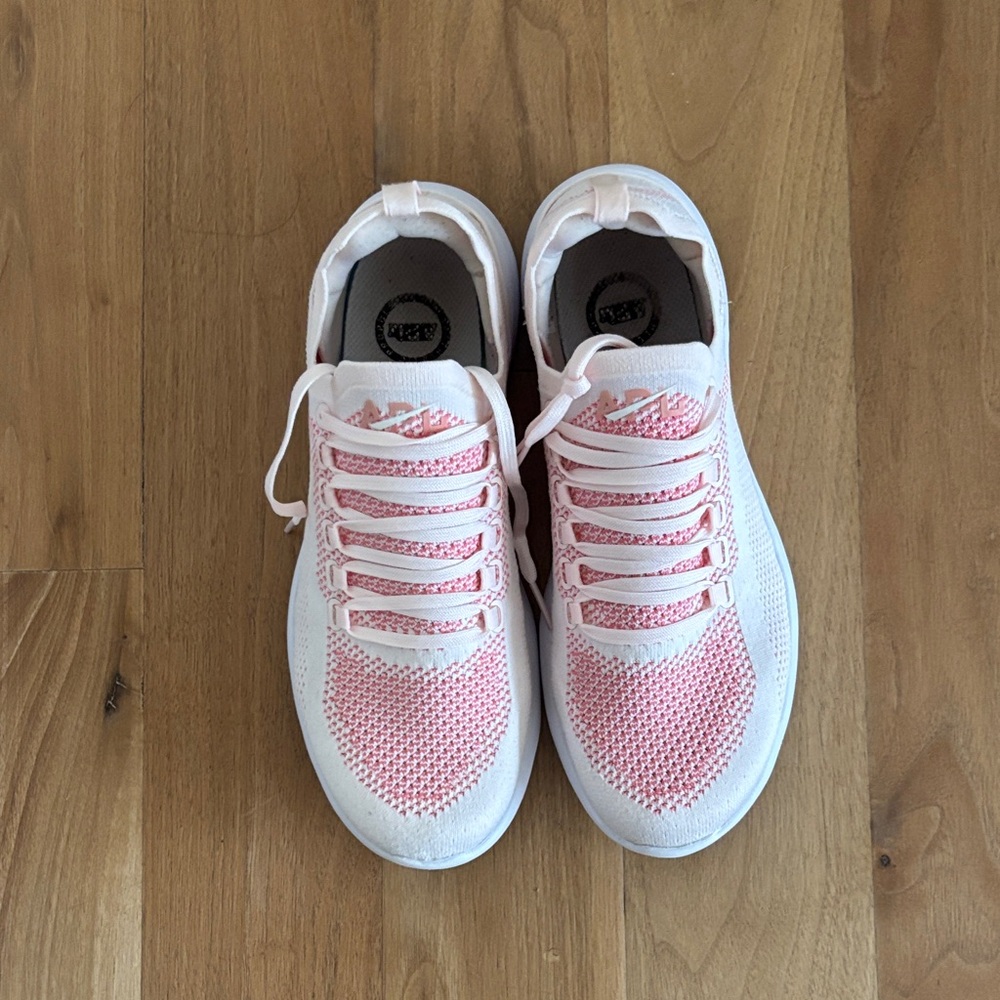 APL techloom breeze sneaks